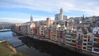 Exterior view of Flat to rent in Girona Capital  with Air Conditioner, Heating and Balcony