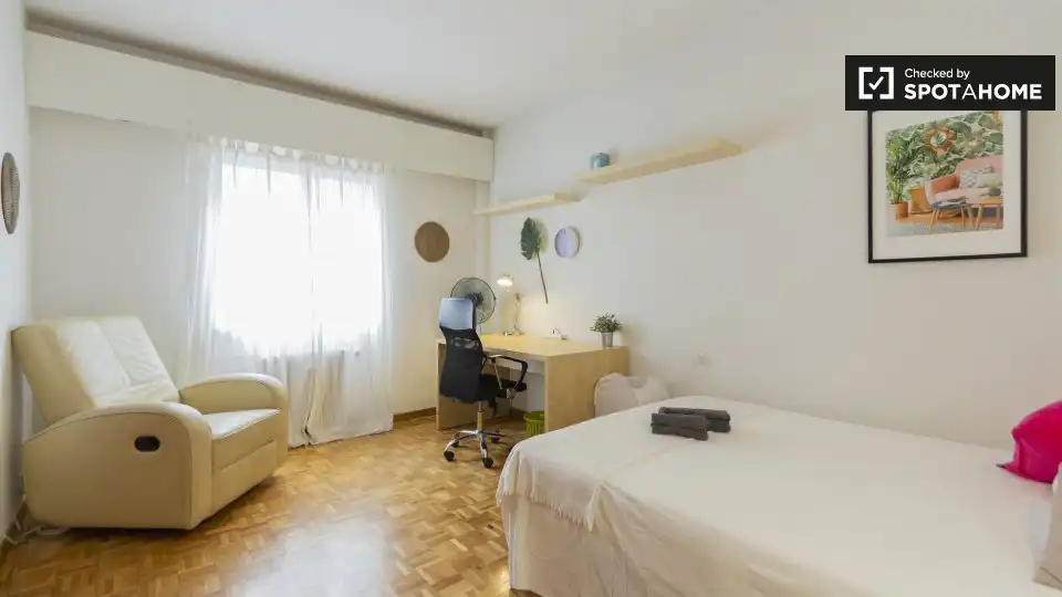Bedroom of Flat for rent in Madrid  with Air Conditioner, Heating and Furnished