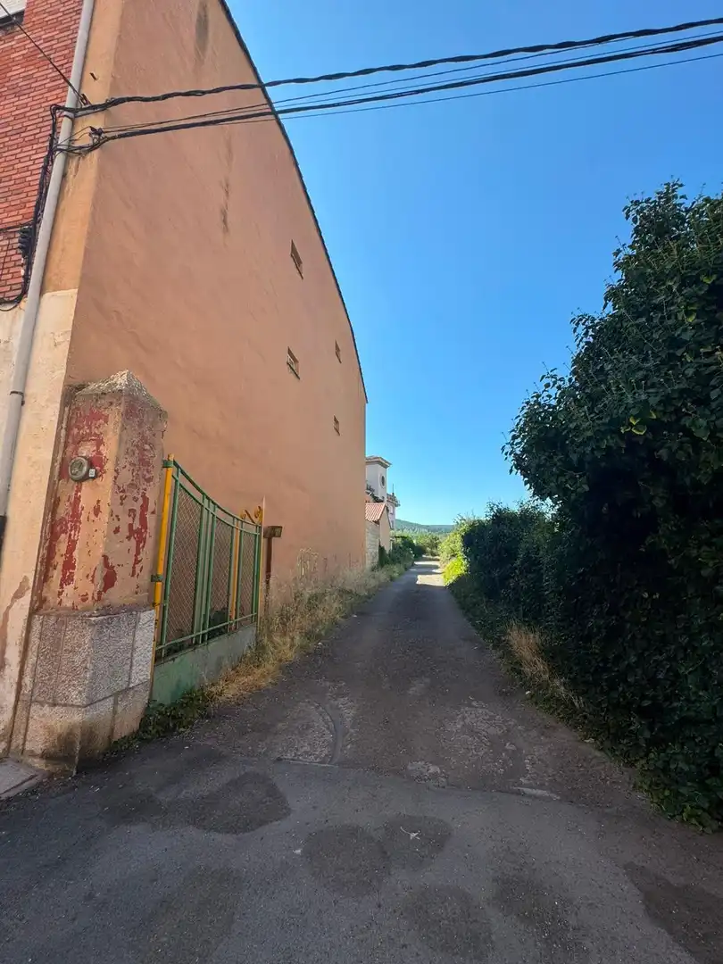 Exterior view of Buildings for sale in La Robla 
