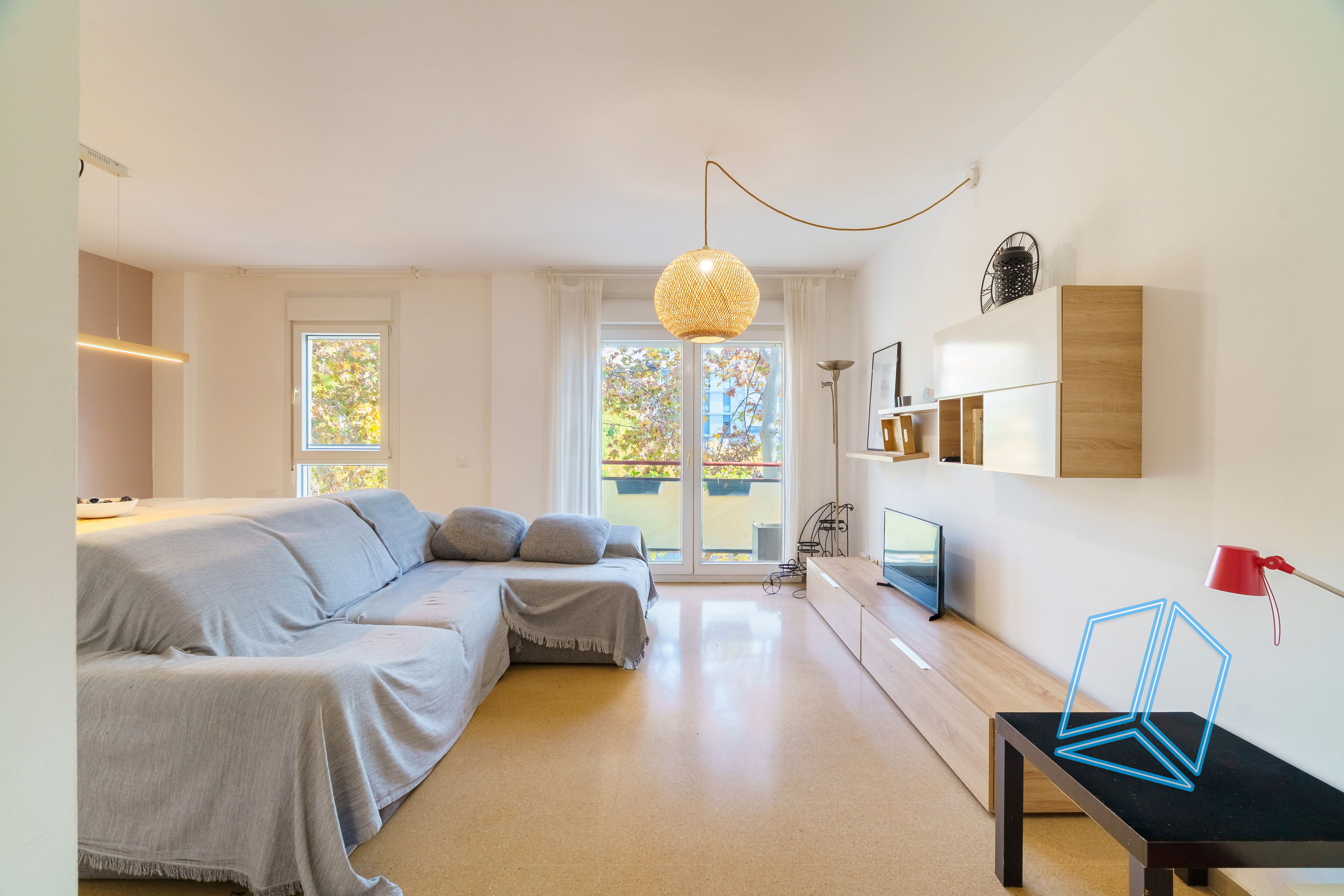 Sala de estar de Piso en venta en  Barcelona Capital con Balcón