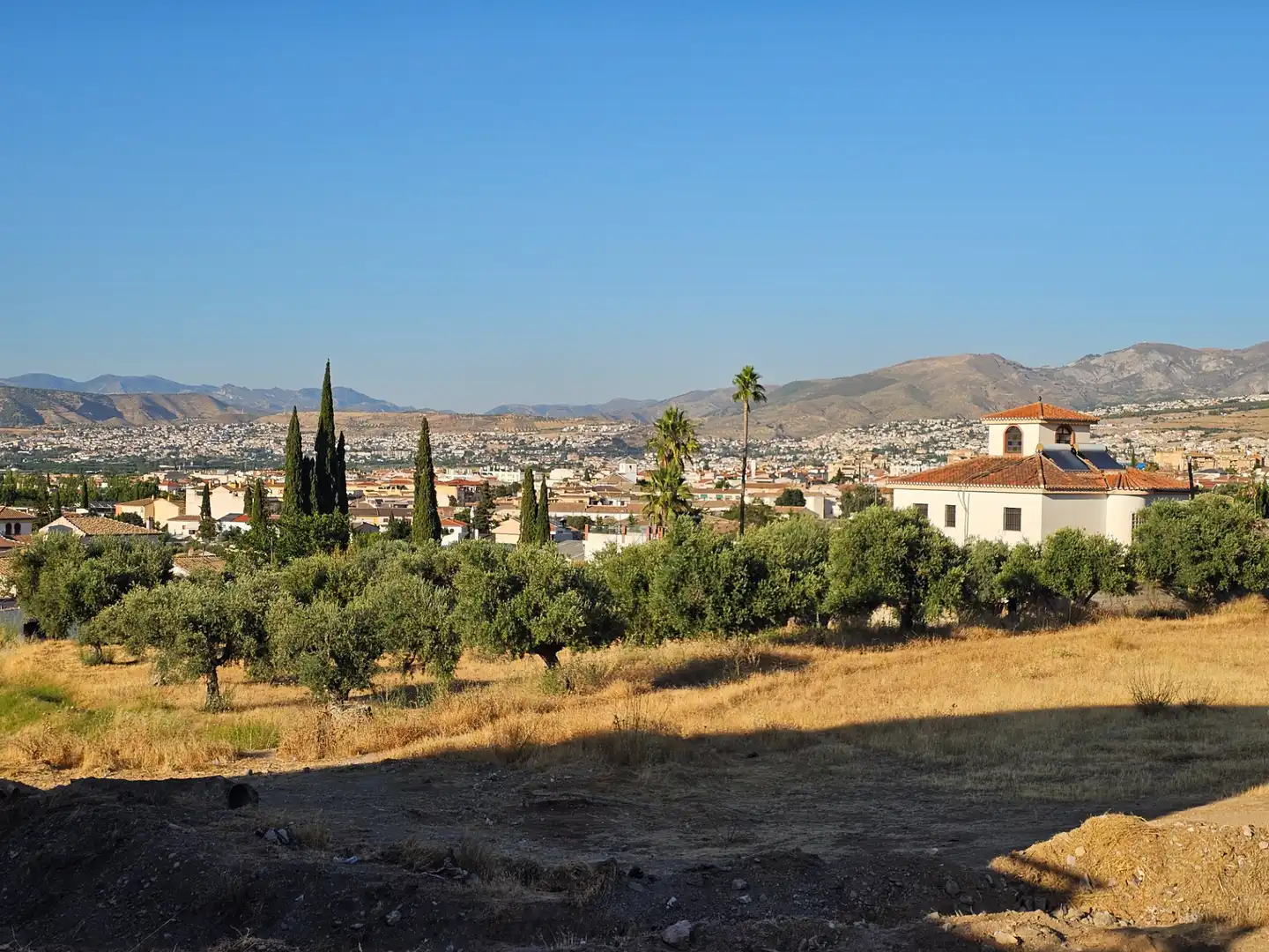 Vista exterior de Casa adosada en venta en Ogíjares con Aire acondicionado, Trastero y Amueblado