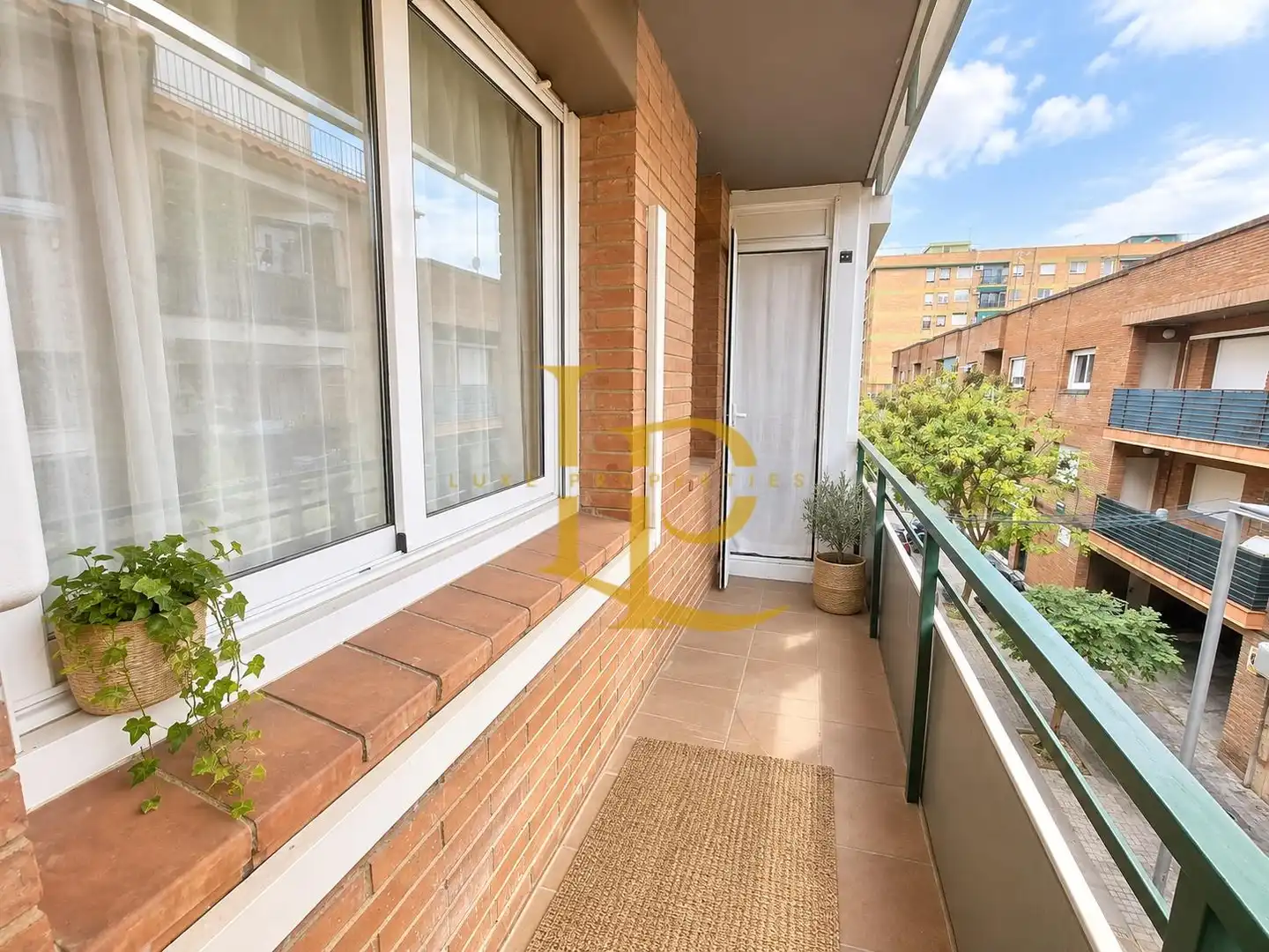 Balcony of Flat for sale in Cerdanyola del Vallès  with Air Conditioner, Heating and Oven
