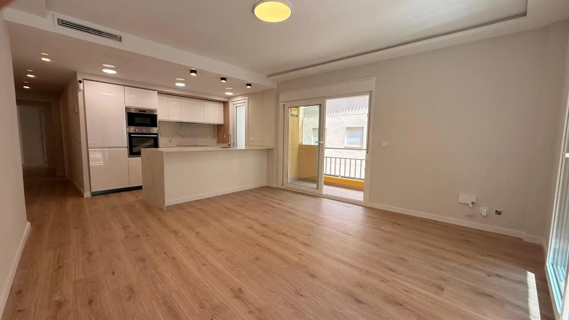Apartament amb ascensor en venda a Puerto Deportivo