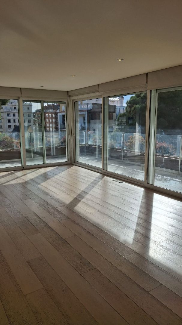 Vista exterior de Pis en venda en  Barcelona Capital amb Aire condicionat, Calefacció i Terrassa