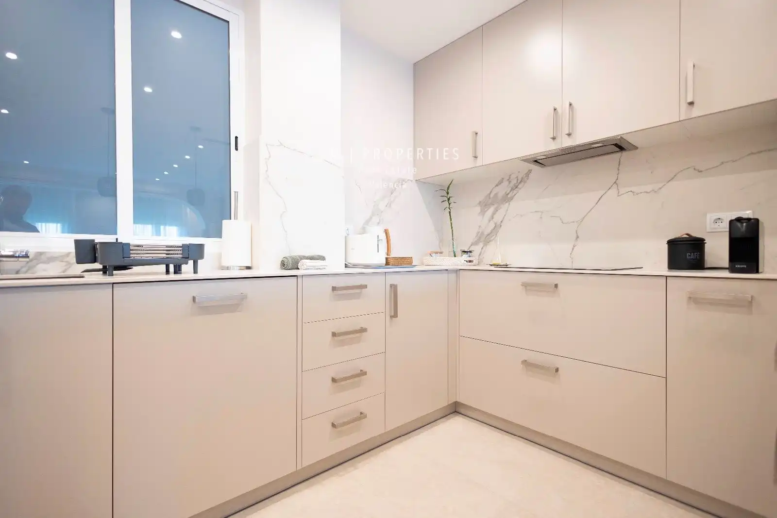Wohnung zur Miete in Marques del Turia, Gran Via