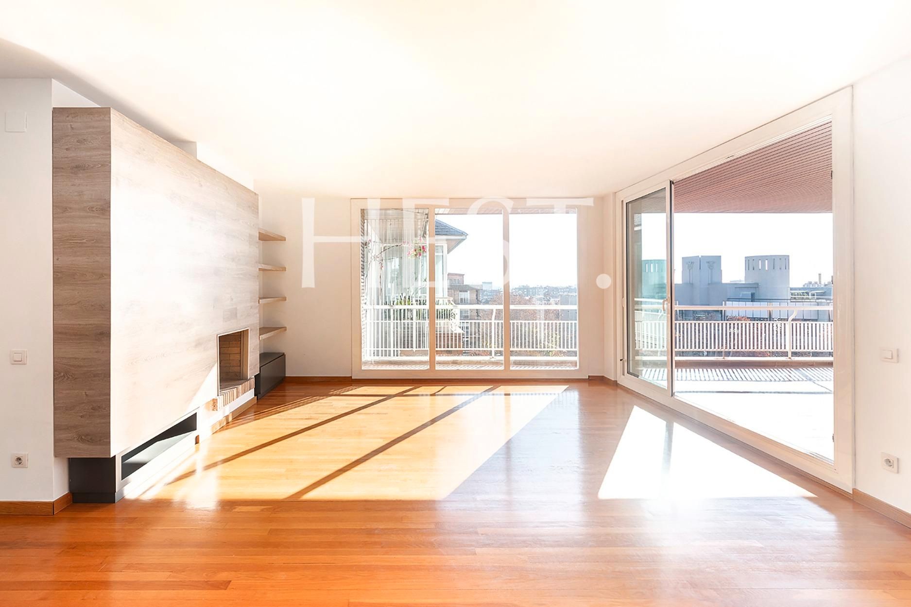 Living room of Attic to rent in  Barcelona Capital  with Air Conditioner, Heating and Parquet flooring
