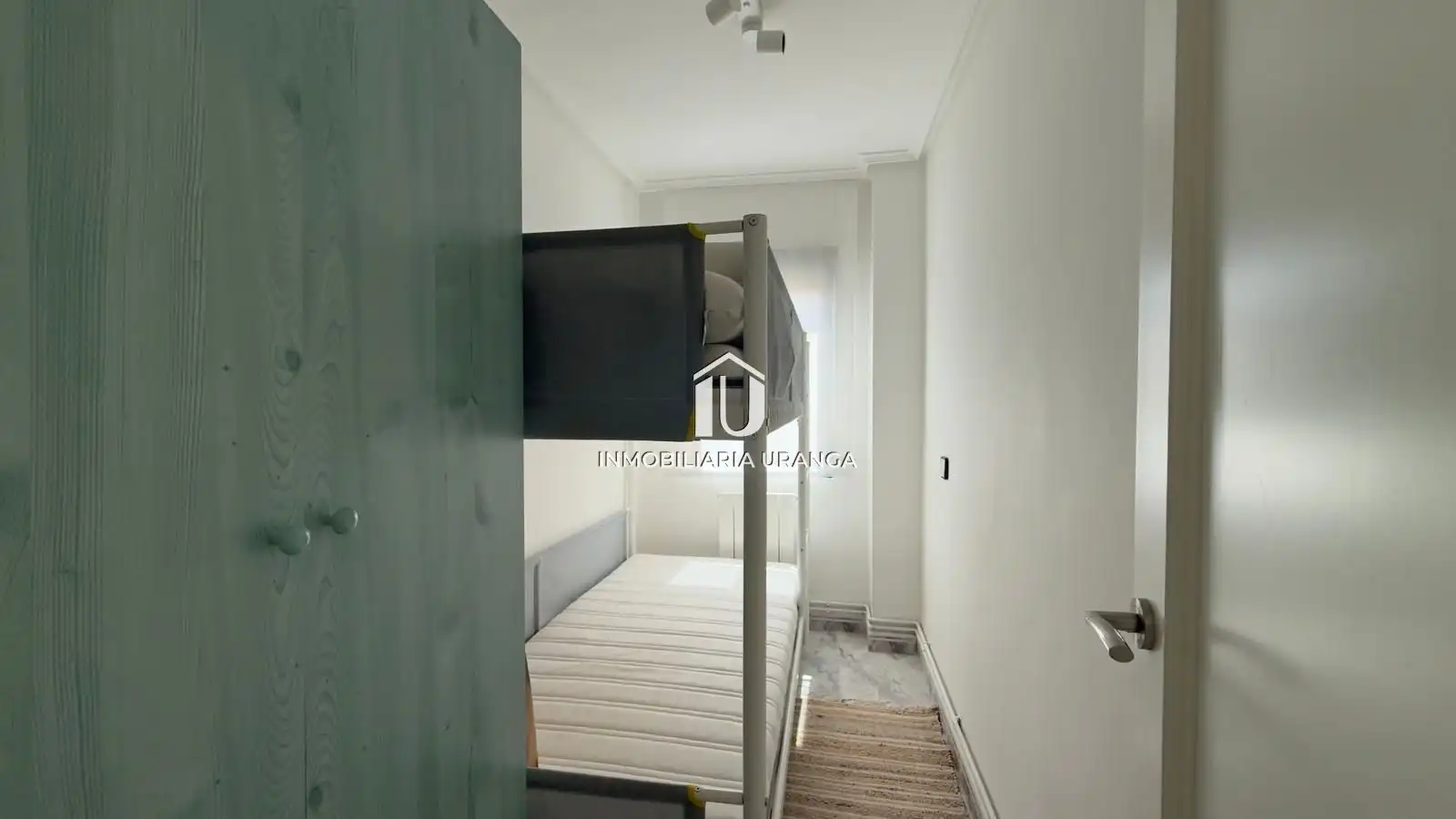 Schlafzimmer von Wohnung zum Verkauf in Laredo mit Heizung, Terrasse und Möbliert