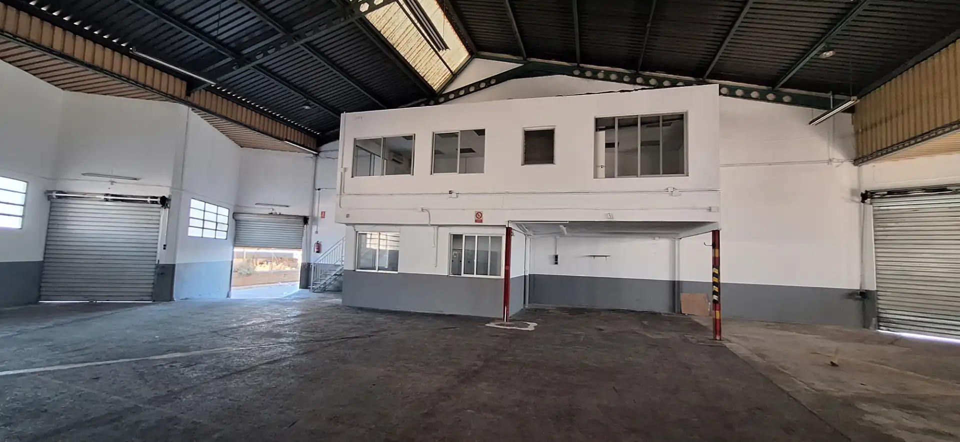 Exterior view of Industrial buildings for rent in Xirivella