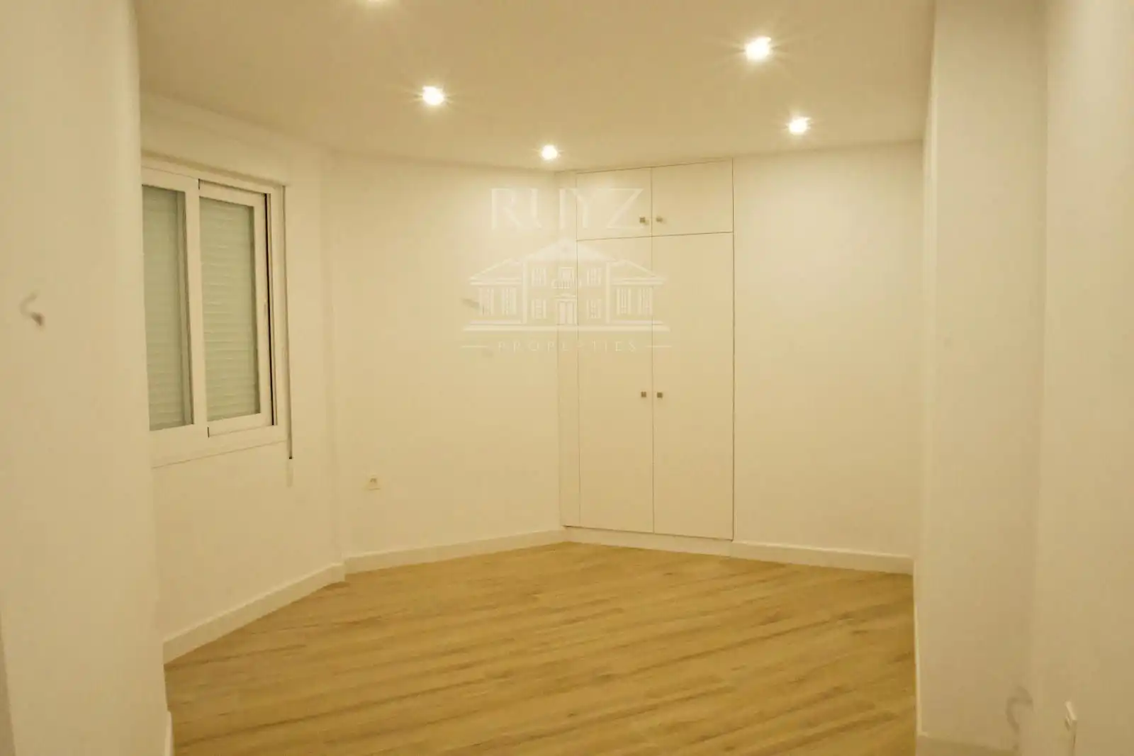 Schlafzimmer von Büro zur Miete in Motril