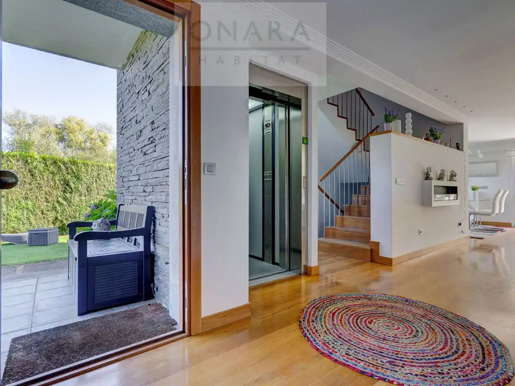 Casa adosada en venta en Hondarribia con Jardín privado y Piscina comunitaria