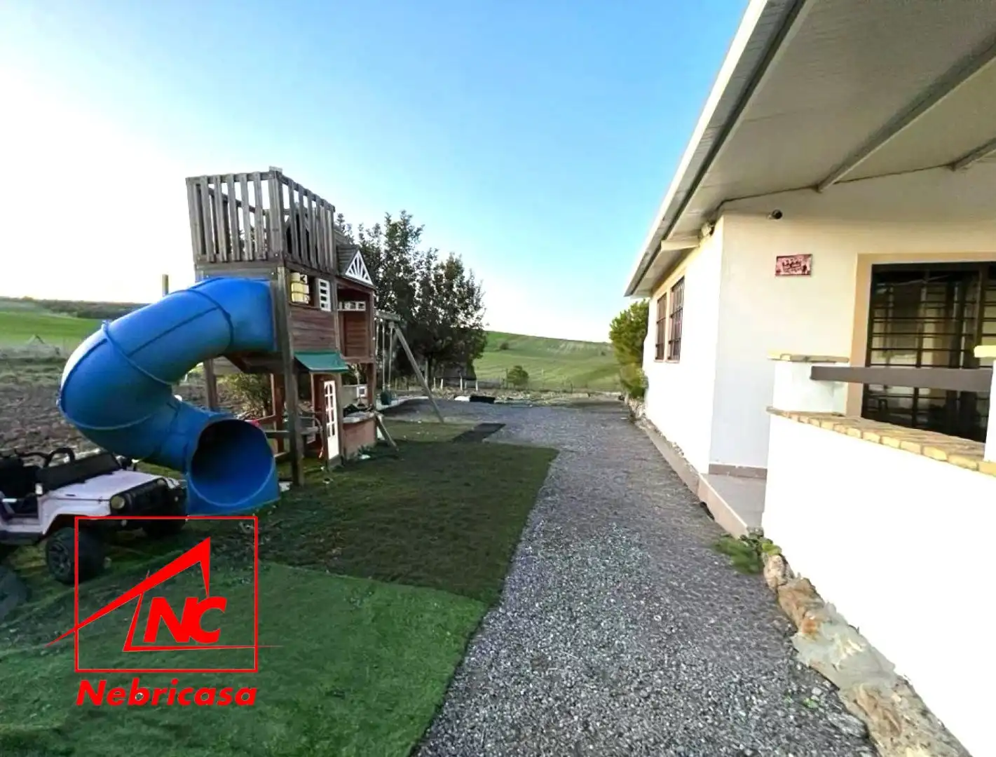 Vista exterior de Finca rústica en venta en Lebrija con Terraza, Piscina y Amueblado