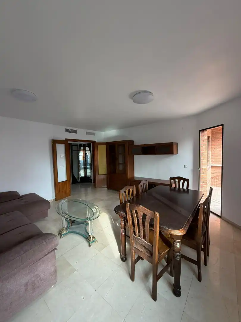 Wohnzimmer von Wohnung zur Miete in Benalúa - Babel