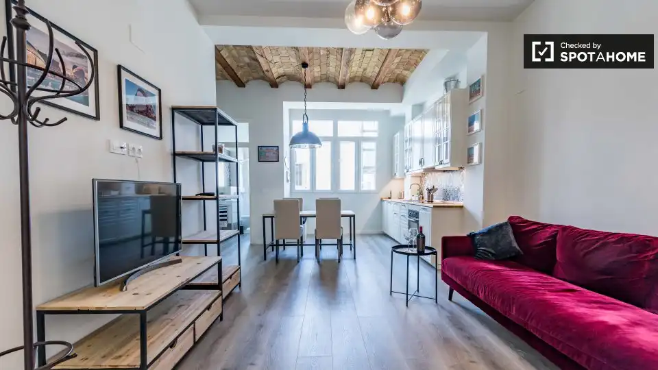 Flat with terrace to rent in L'Eixample