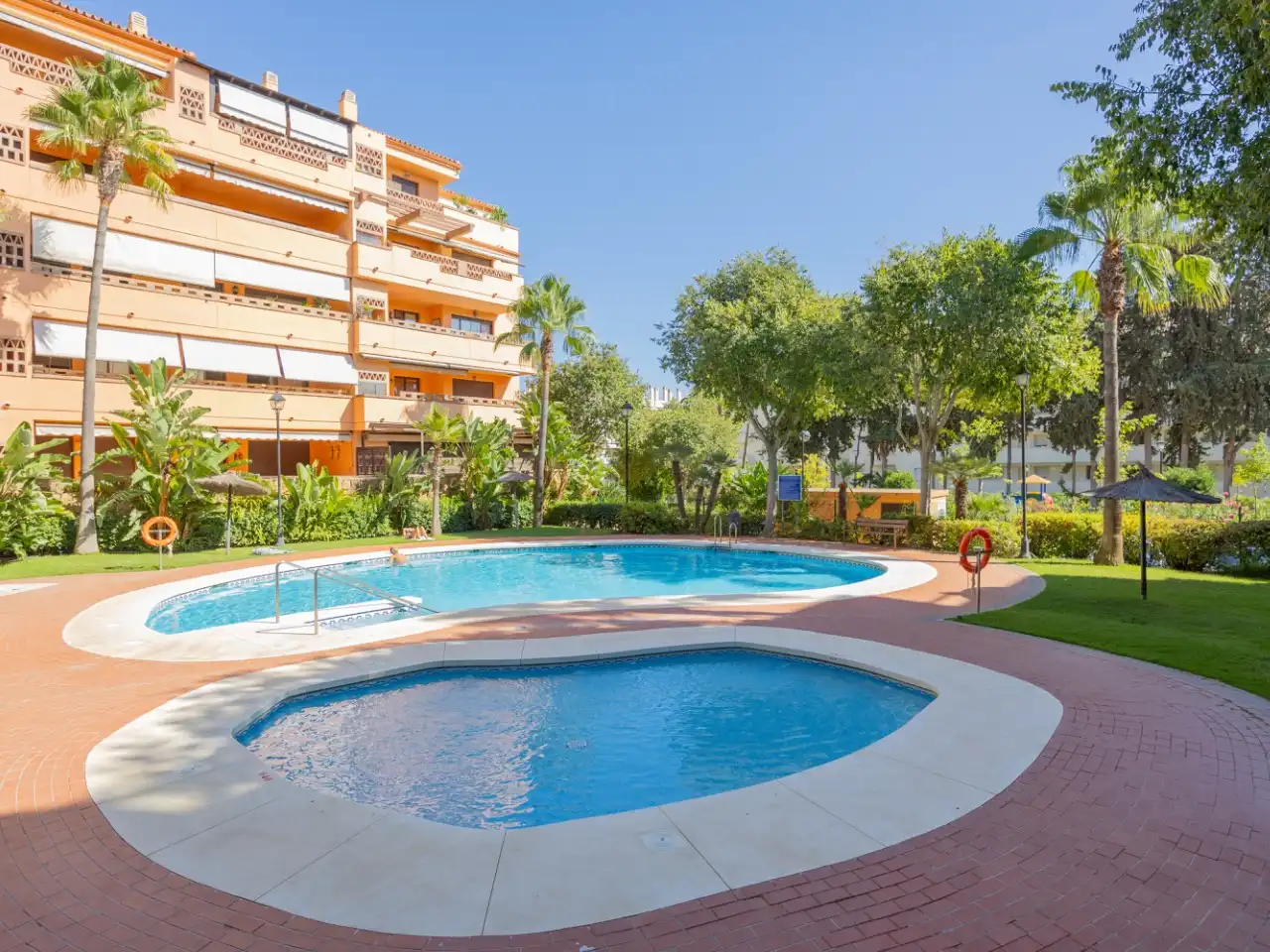 Swimming pool of Flat for rent in Marbella  with Private garden, Terrace and Swimming Pool