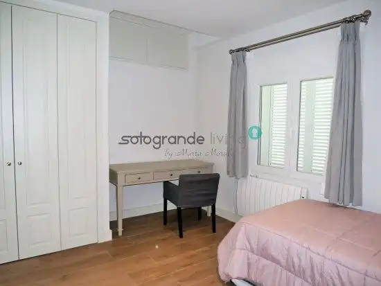 Habitación de Apartamento de alquiler en Sotogrande con Calefacción, Terraza y Amueblado