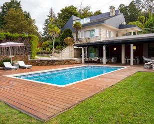 Piscina de Casa o xalet en venda en Vigo  amb Terrassa i Piscina