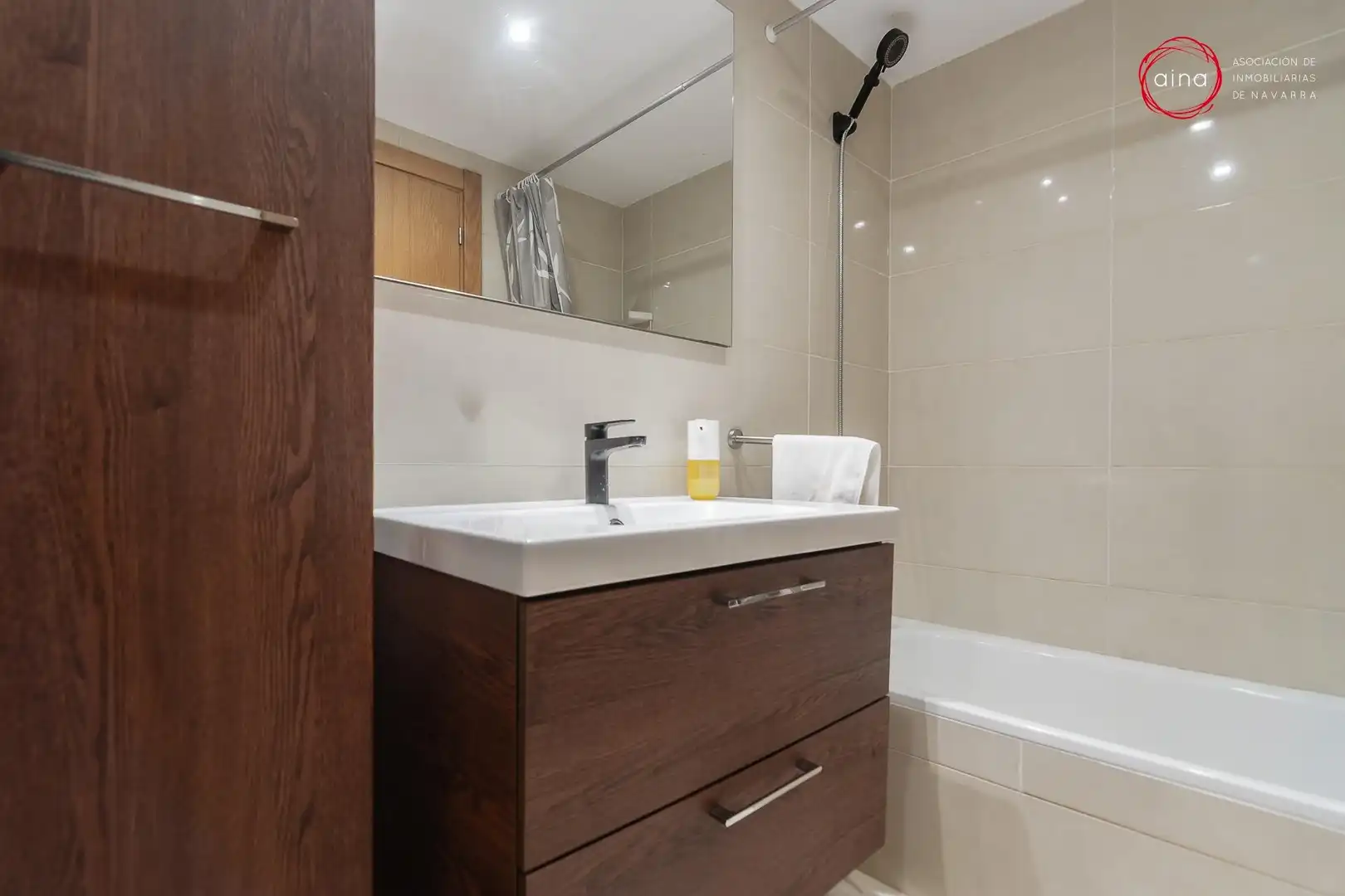 Baño de Piso en venta en Berrioplano / Berriobeiti con Calefacción y Trastero