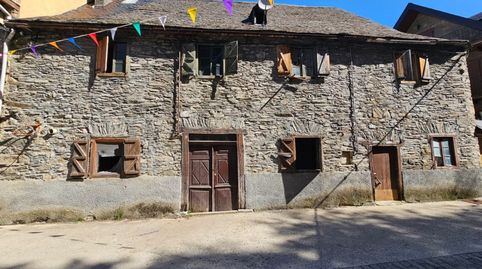 AMPLIA CASA EN ES BORDES PARA REHABILITAR