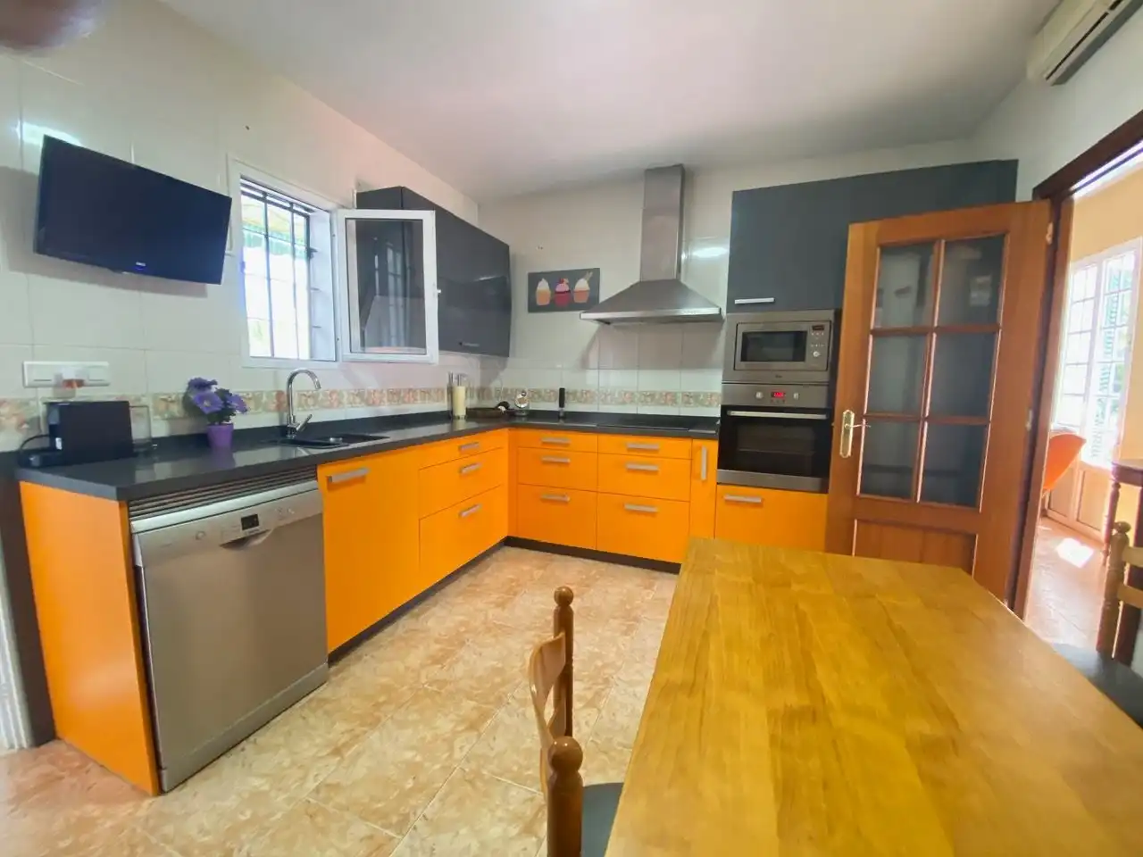 Cocina de Casa o chalet en venta en Aljaraque con Aire acondicionado, Jardín privado y Trastero