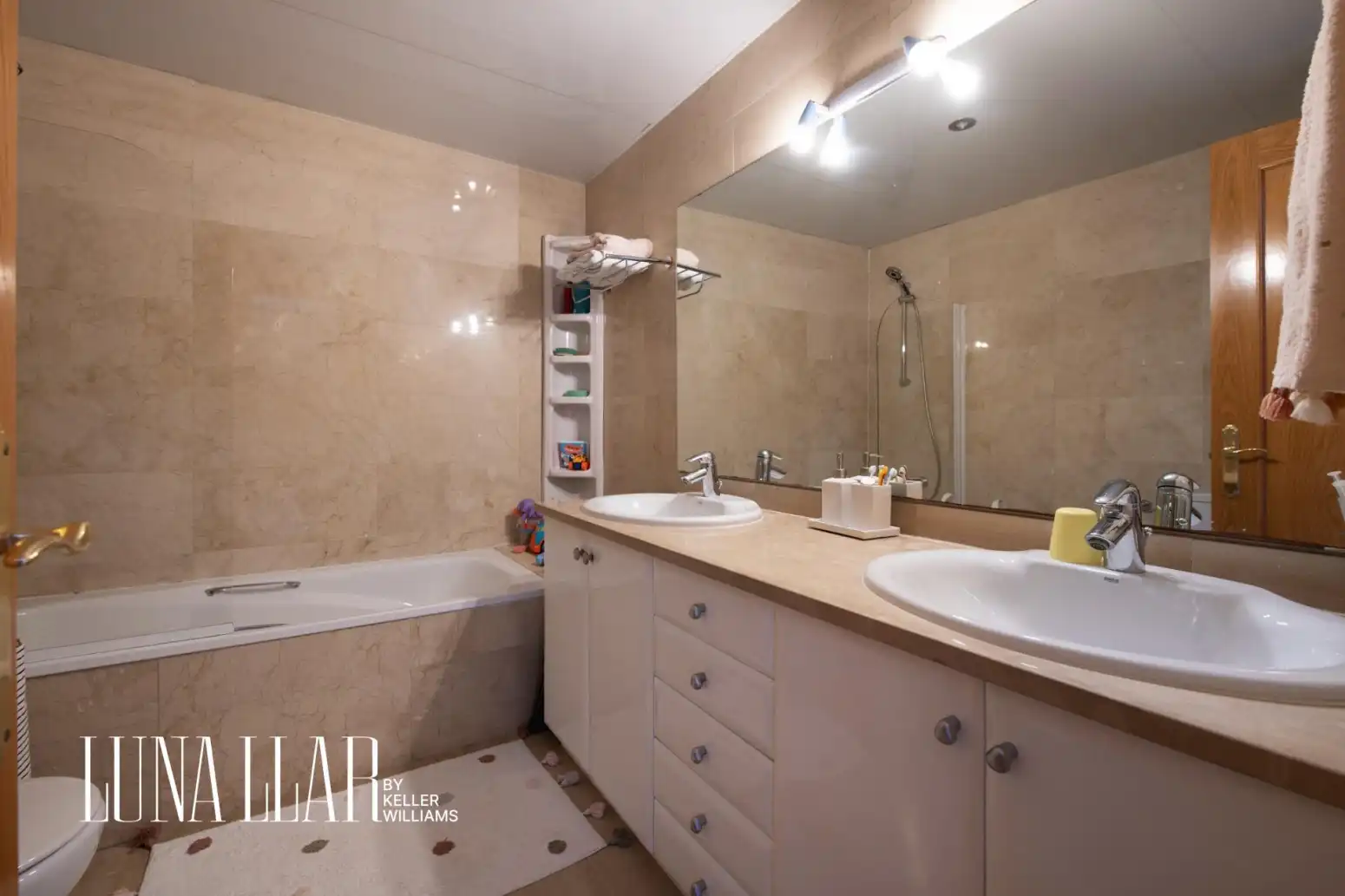 Bathroom of Attic for sale in Sitges  with Air Conditioner and Terrace