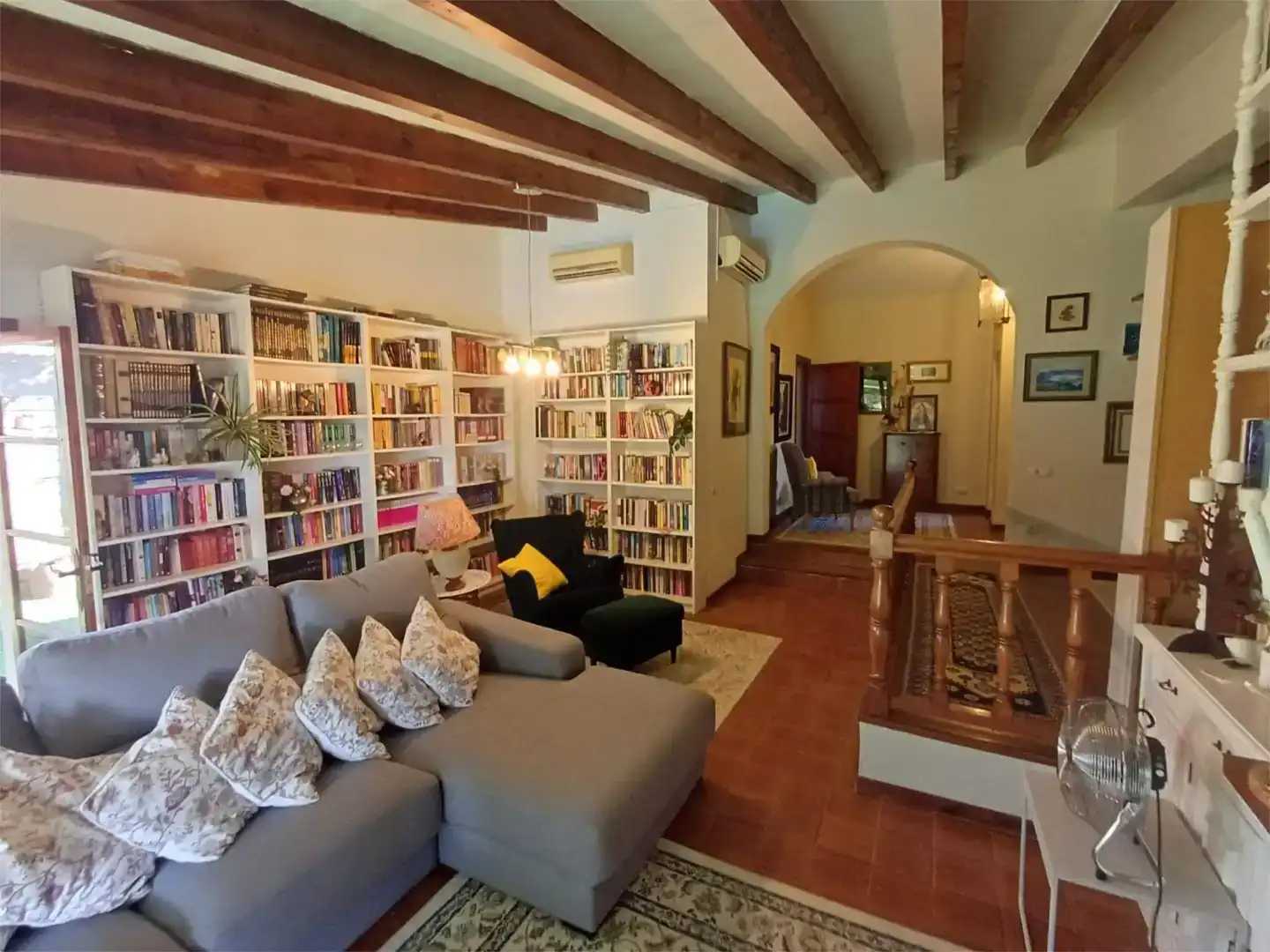 Sala d'estar de Finca rústica en venda en  Palma de Mallorca amb Aire condicionat, Piscina i Balcó