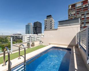 Swimming pool of Flat for sale in  Madrid Capital  with Air Conditioner, Heating and Terrace