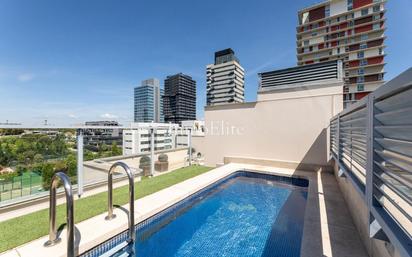 Swimming pool of Flat for sale in  Madrid Capital  with Air Conditioner, Heating and Terrace