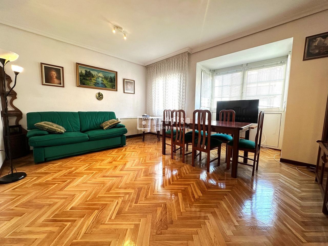 Living room of Flat to rent in  Madrid Capital  with Parquet flooring and Furnished