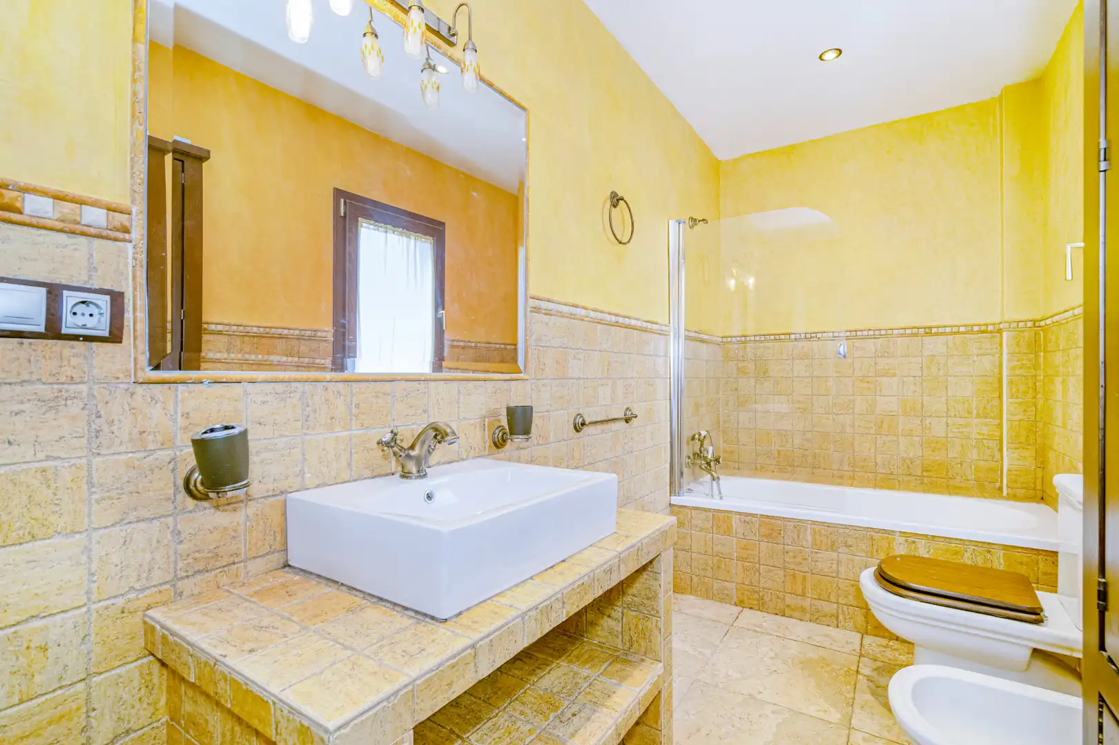 Baño de Casa o chalet de alquiler en Las Gabias con Aire acondicionado, Calefacción y Jardín privado