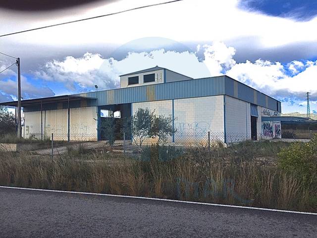 Nave industrial en Venta en L'Ampolla