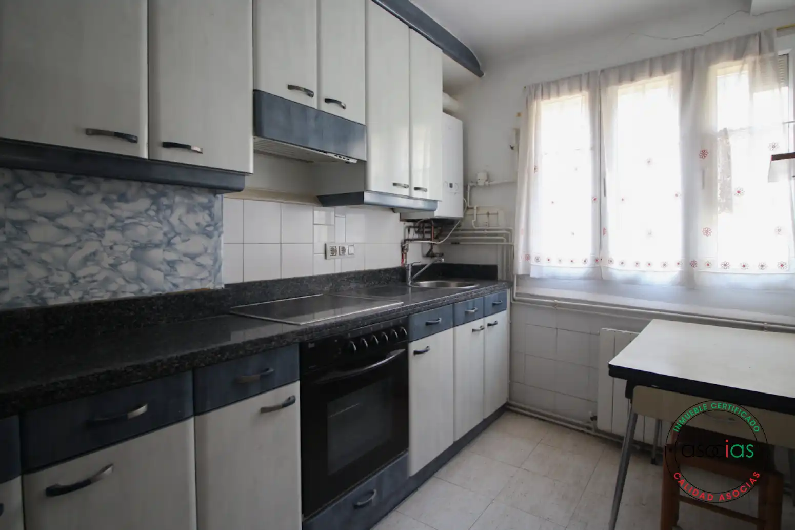 Cocina de Ático en venta en Gijón  con Calefacción y Trastero