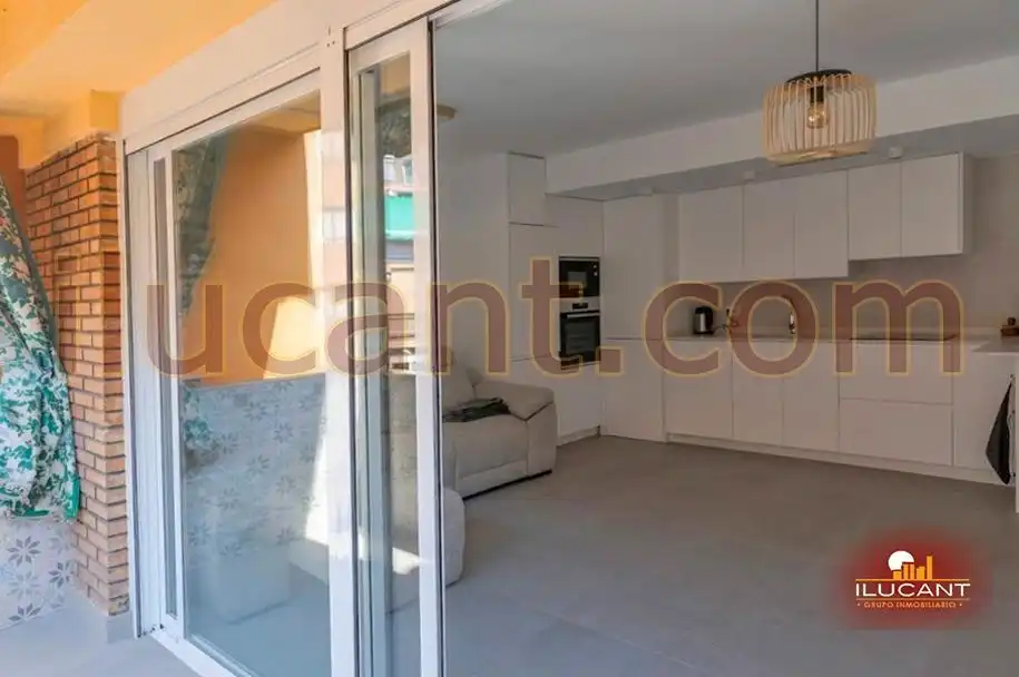 Sala de estar de Piso en venta en Alicante / Alacant con Aire acondicionado y Balcón