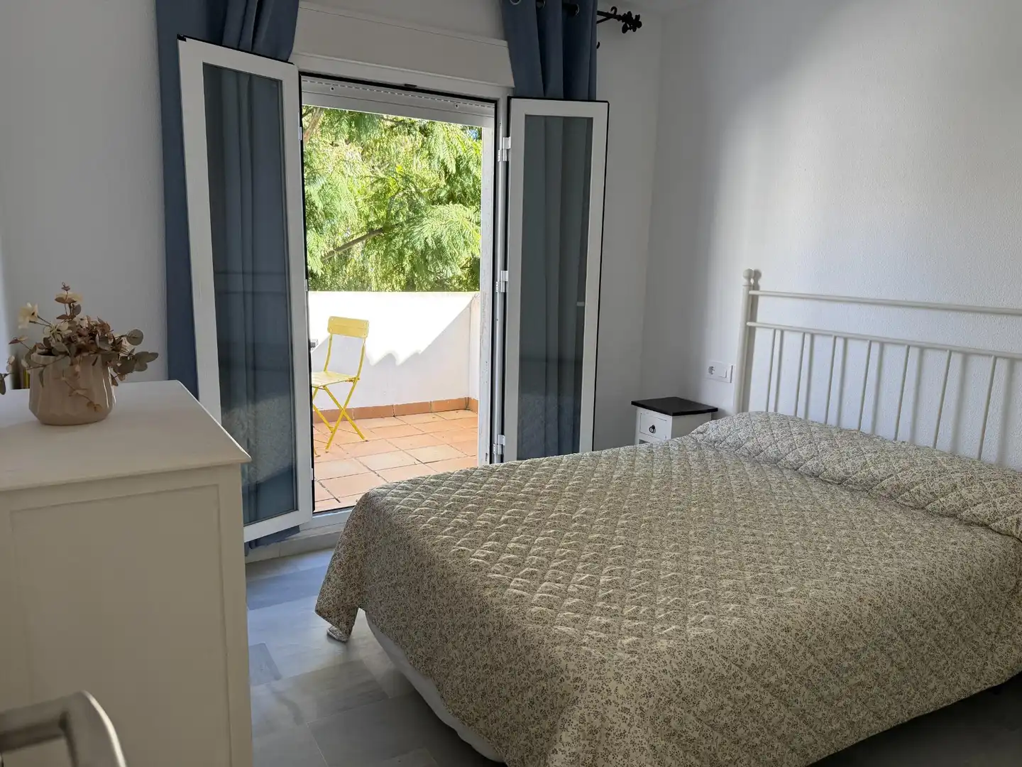 Schlafzimmer von Wohnungen zum Verkauf in Chiclana de la Frontera mit Terrasse, Möbliert und Gemeinschaftspool