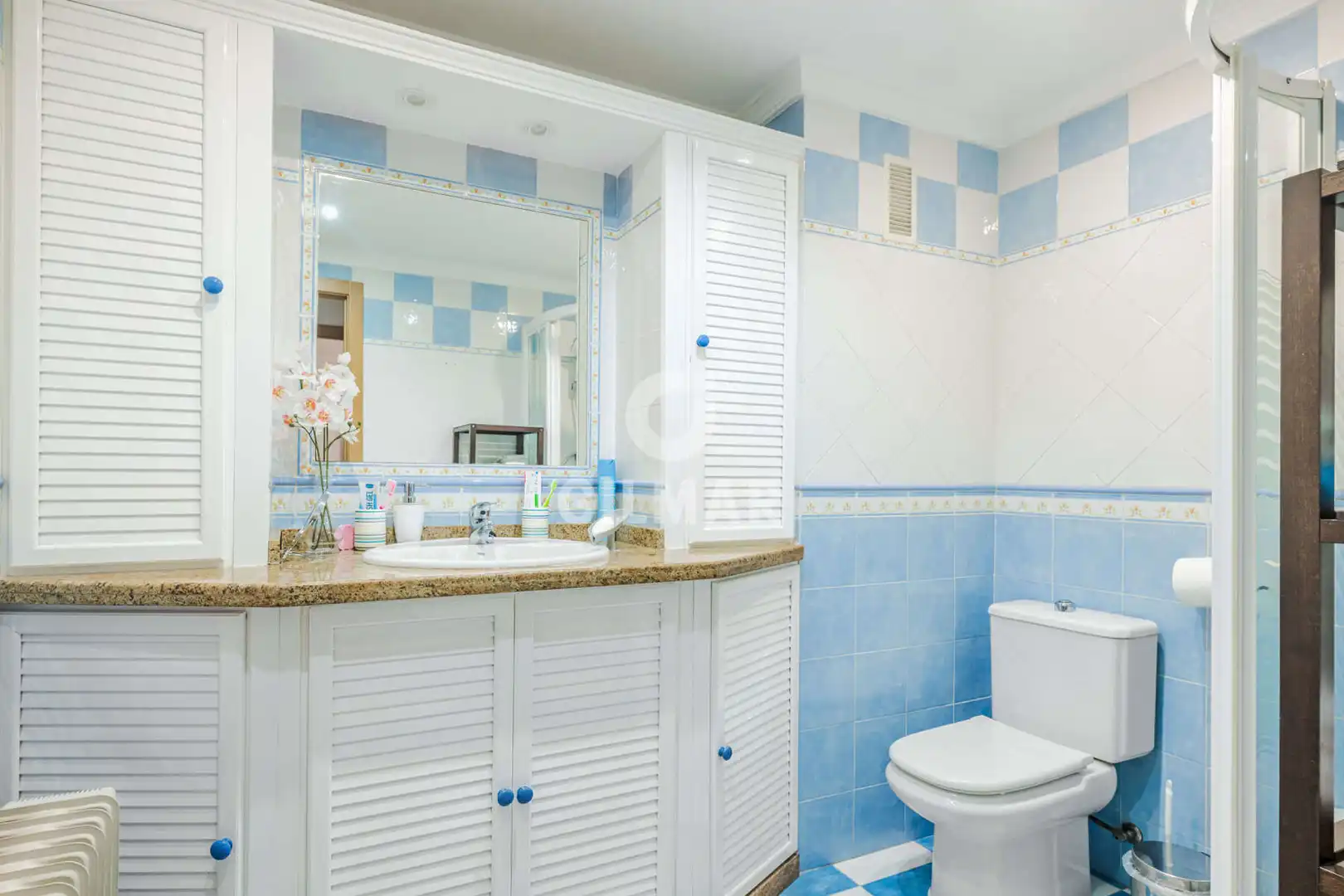 Bathroom of Flat for sale in Sevilla  with Heating, Storage room and Balcony