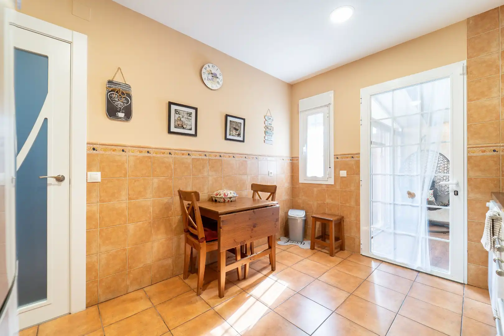 Comedor de Casa adosada en venta en La Torre de Esteban Hambrán con Aire acondicionado, Calefacción y Jardín privado