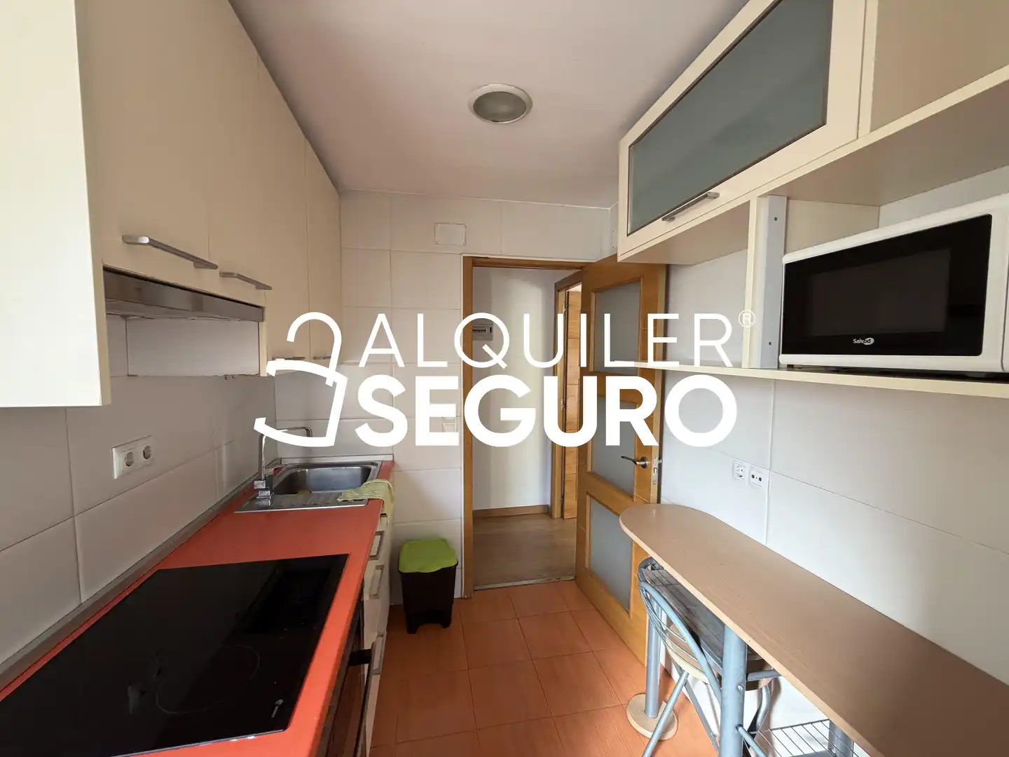 Kitchen of Flat for rent in Madrid  with Air Conditioner and Heating
