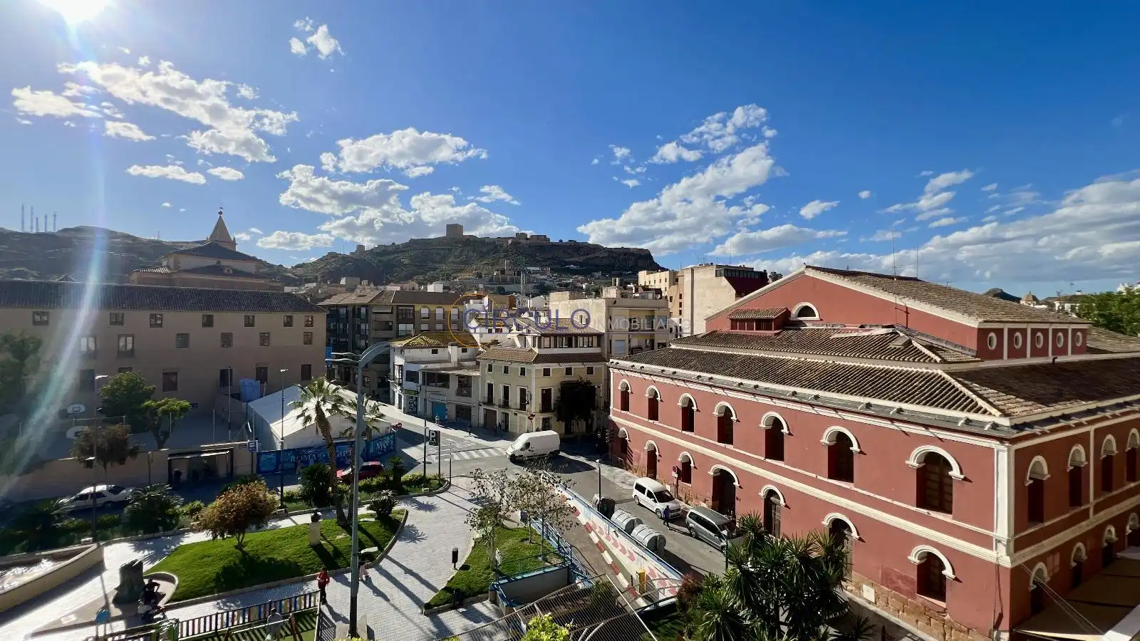 Außenansicht von Wohnung zum Verkauf in Lorca mit Terrasse, Abstellraum und Balkon