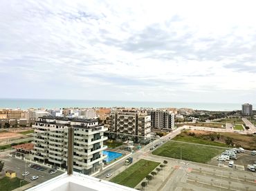 Penthouse with pool for sale in Carrer Guipuzkoa