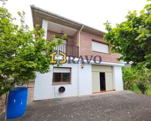 Vista exterior de Casa o xalet en venda en Merindad de Montija amb Calefacció, Jardí privat i Terrassa