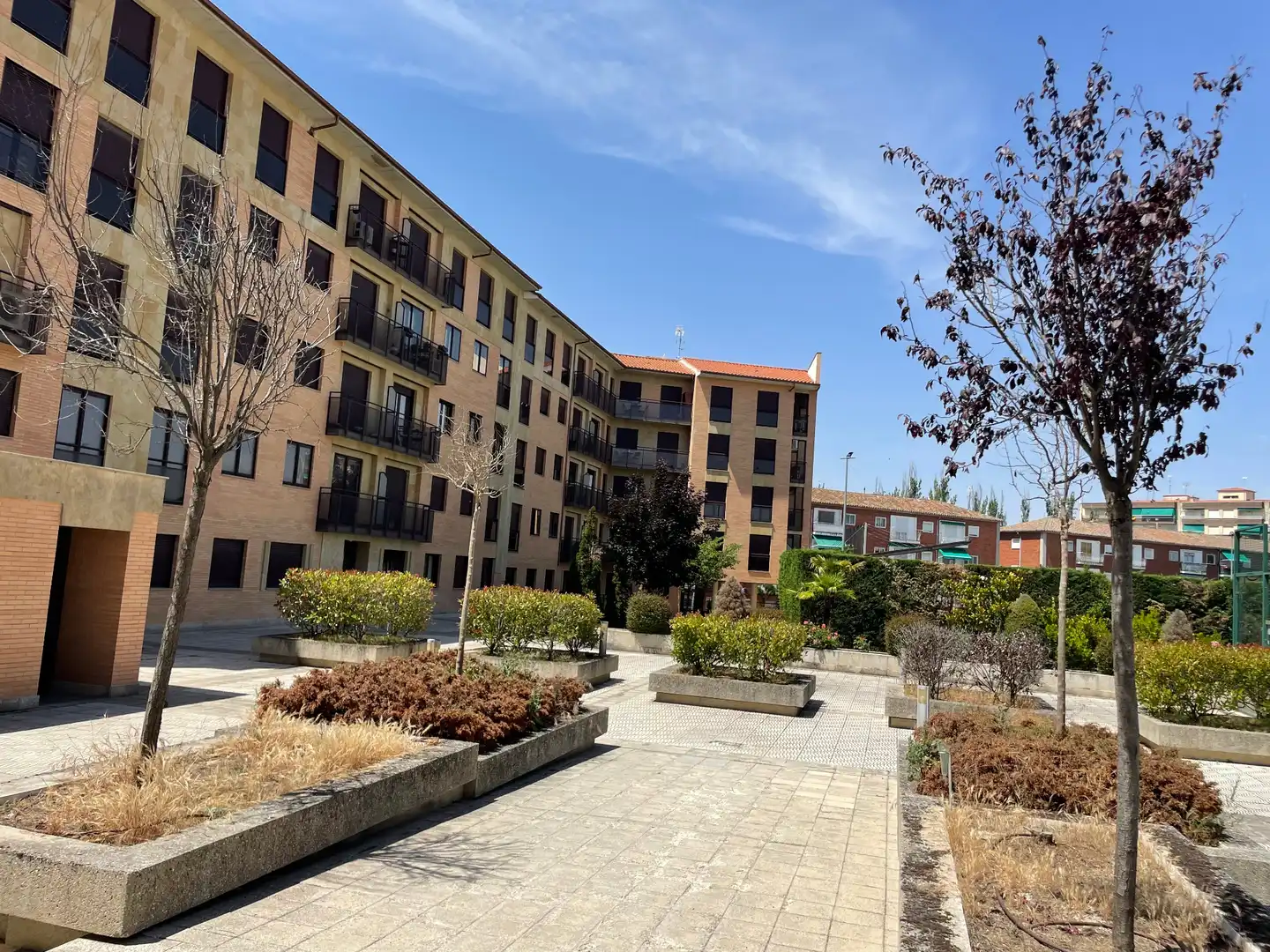 Außenansicht von Wohnung zum Verkauf in Peñaranda de Bracamonte mit Heizung, Privatgarten und Parkett