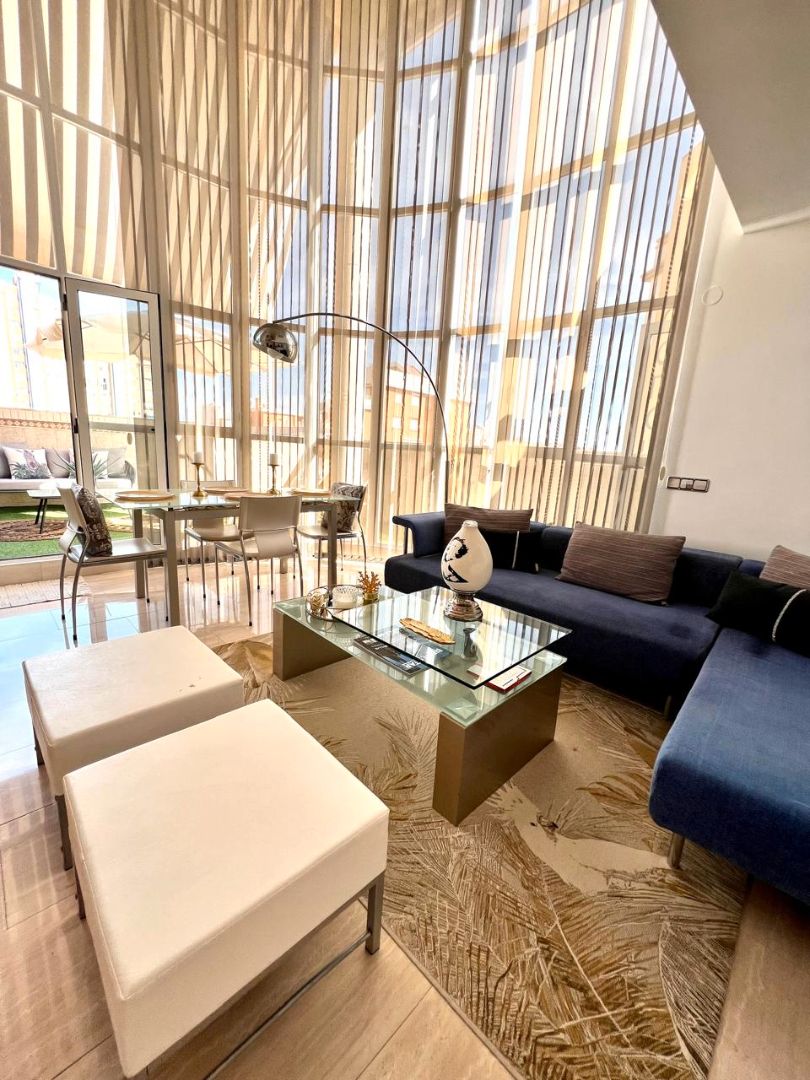 Sala de estar de Ático en venta en Gandia con Aire acondicionado, Terraza y Amueblado