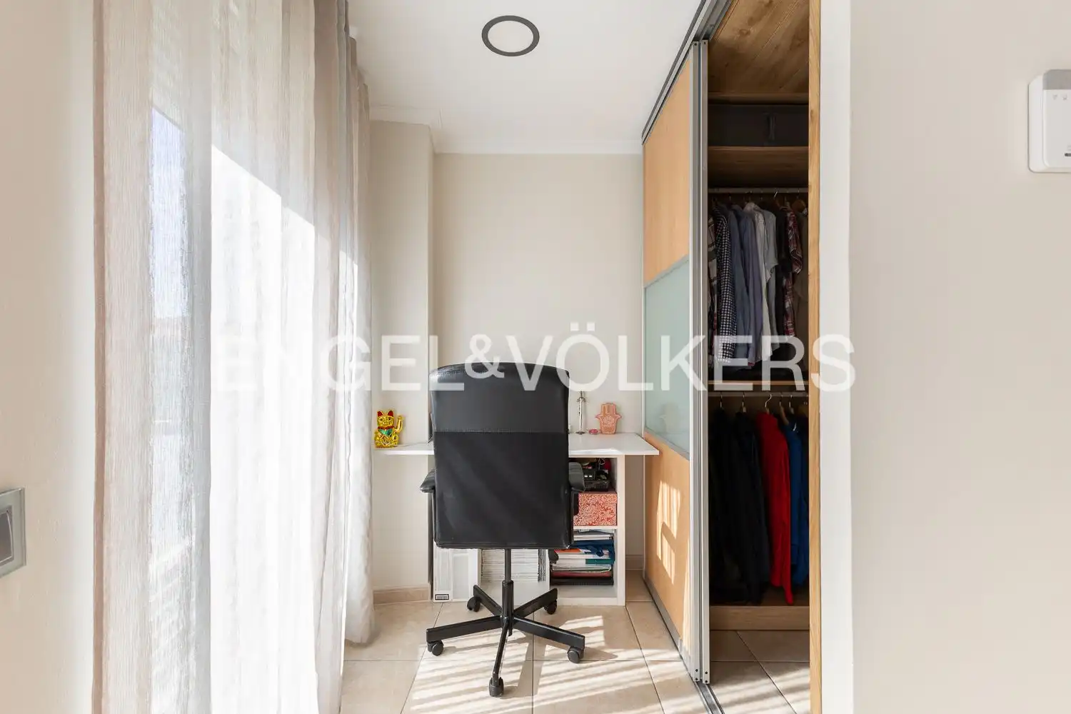 Bedroom of Houses for sale in La Pobla de Vallbona  with Air Conditioner, Heating and Terrace