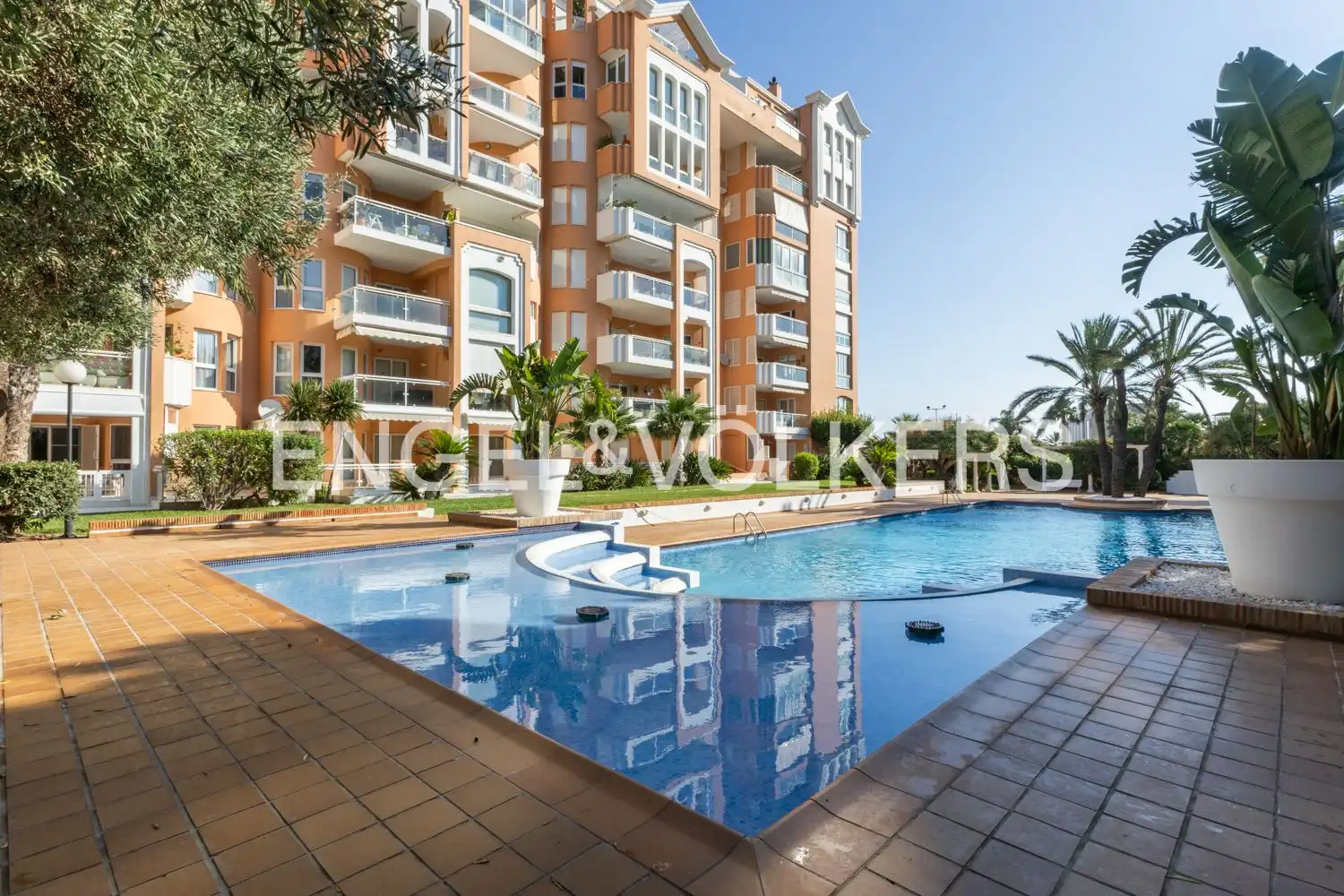 Swimming pool of Flat for rent in Dénia  with Air Conditioner, Heating and Parquet flooring