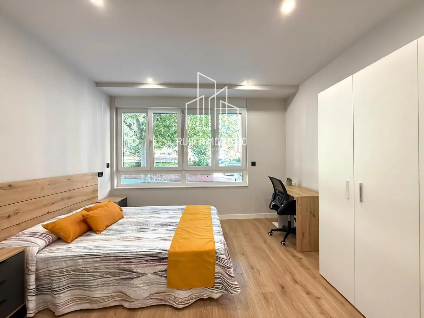Schlafzimmer von Wohnungen zum Verkauf in Salamanca mit Heizung, Möbliert und Ofen