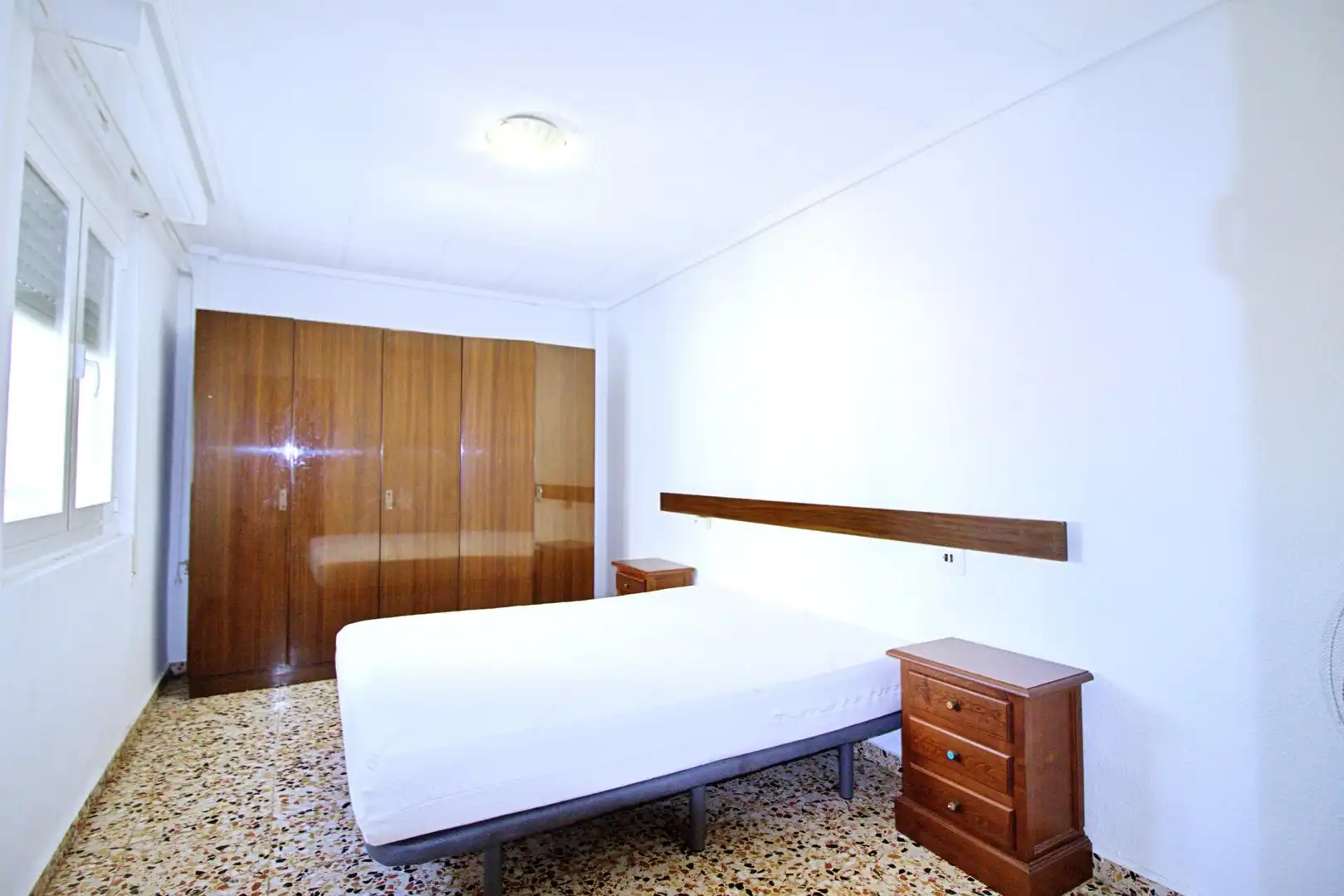Schlafzimmer von Dachboden zum Verkauf in Elche / Elx mit Terrasse und Balkon