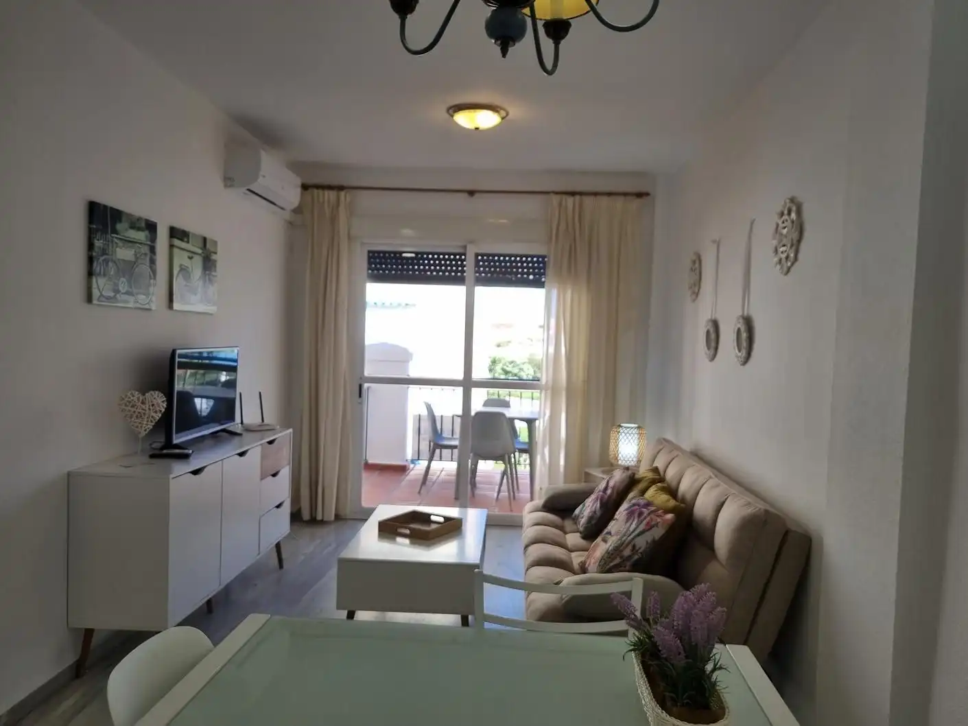 Wohnzimmer von Wohnungen zur Miete in Torrox mit Klimaanlage, Heizung und Terrasse