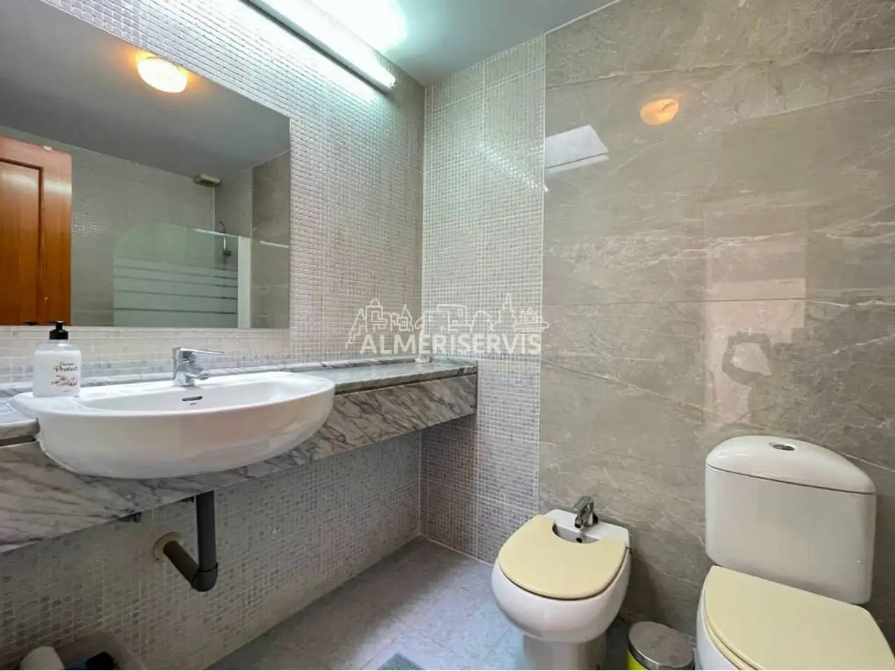 Baño de Casa adosada en venta en El Ejido con Aire acondicionado, Terraza y Amueblado