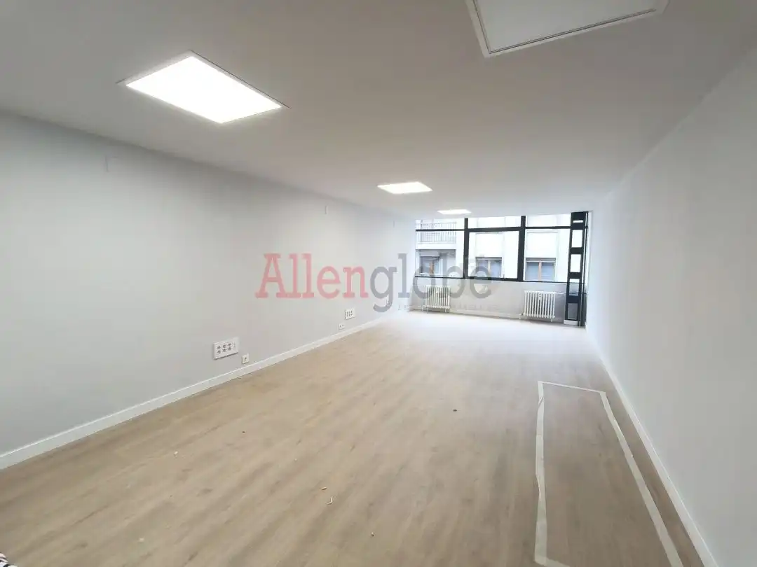 Office space with lift for sale in Centro - Casco Histórico, imagen 2