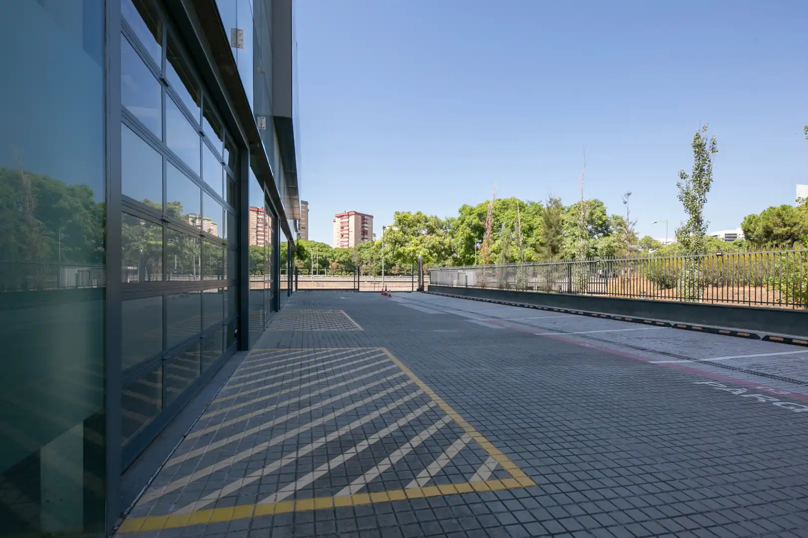 Mixt residencial amb ascensor de lloguer a Avinguda de la Granvia de l’Hospitalet, imagen 5