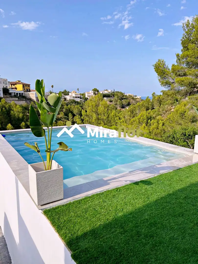 Vista exterior de Casa o chalet en venta en Dénia con Aire acondicionado, Jardín privado y Terraza